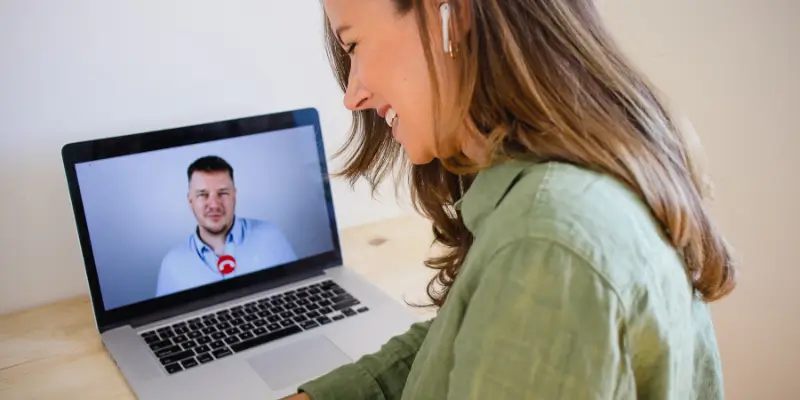 Relatório superficial de uma análise gratuita de site robótica, que não mostra a causa raiz dos problemas de um negócio. - Artigo análise gratuita de site