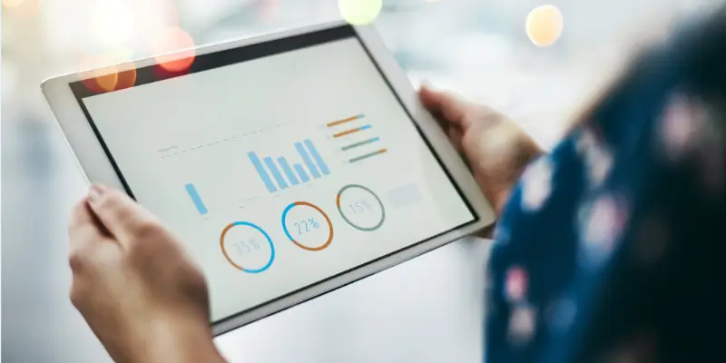 Dashboard mostrando a sincronização de estoque entre loja física e e-commerce, essencial para a migração de loja física para online.